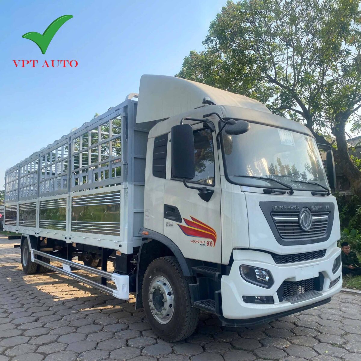 XE TẢI DONGFENG 2 CHÂN B180 MUI BẠT